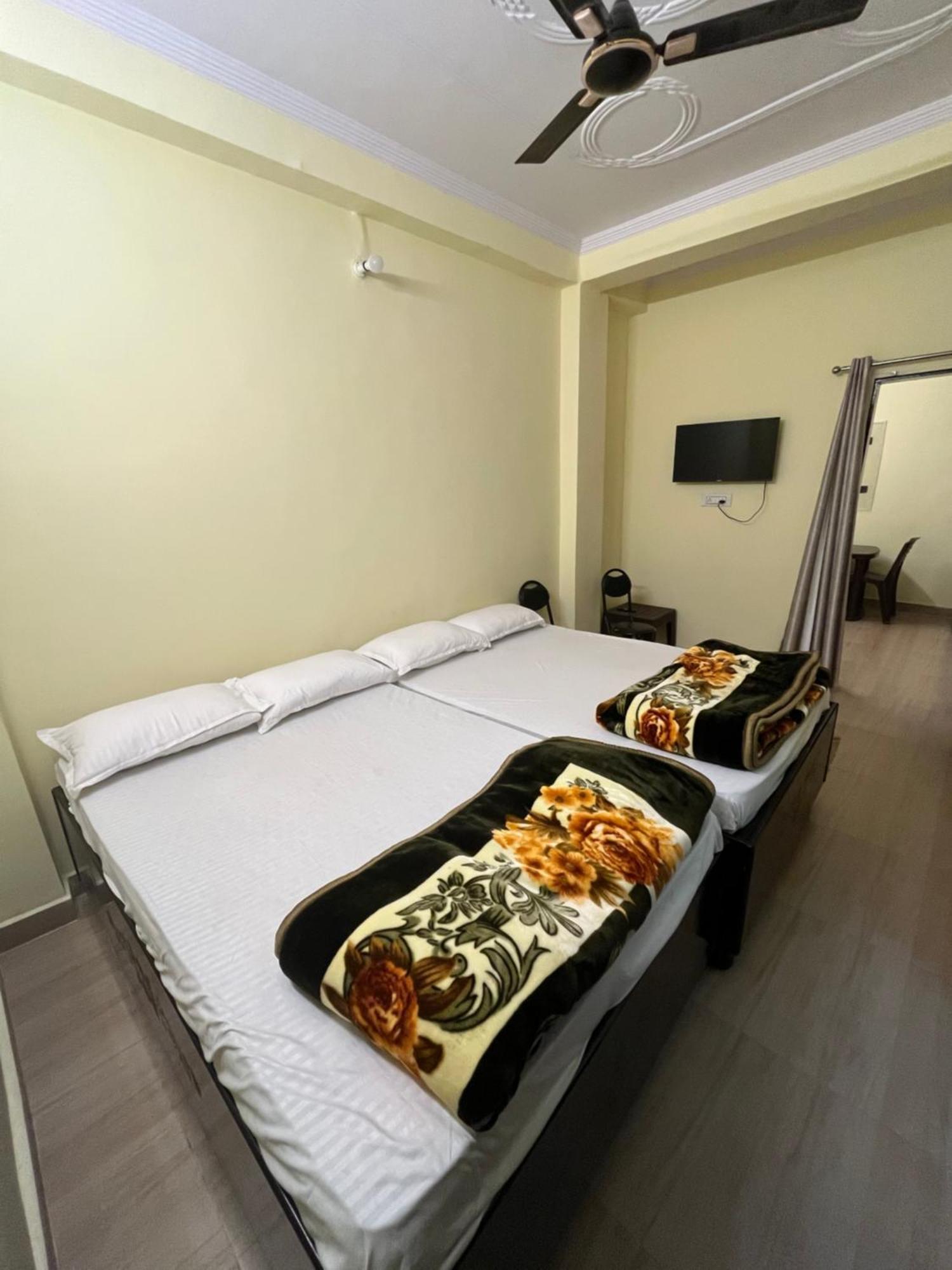 Incredible Banaras Inn Варанасі Екстер'єр фото